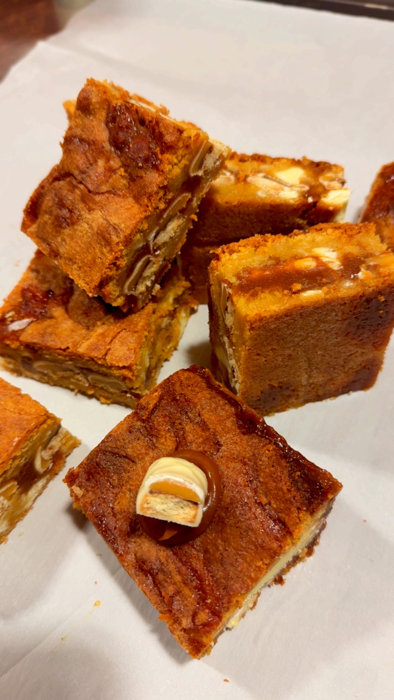 Blondie Chocolat Blanc Caramel Beurre Salé – Style Twix